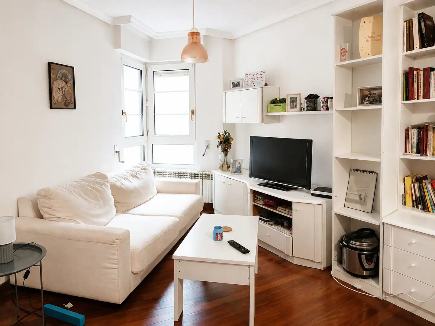Wohnzimmer von Wohnung zur Miete in Santander mit Möbliert und Ofen