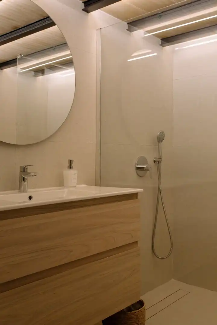 Baño de Dúplex de alquiler en L'Alfàs del Pi con Aire acondicionado, Terraza y Trastero
