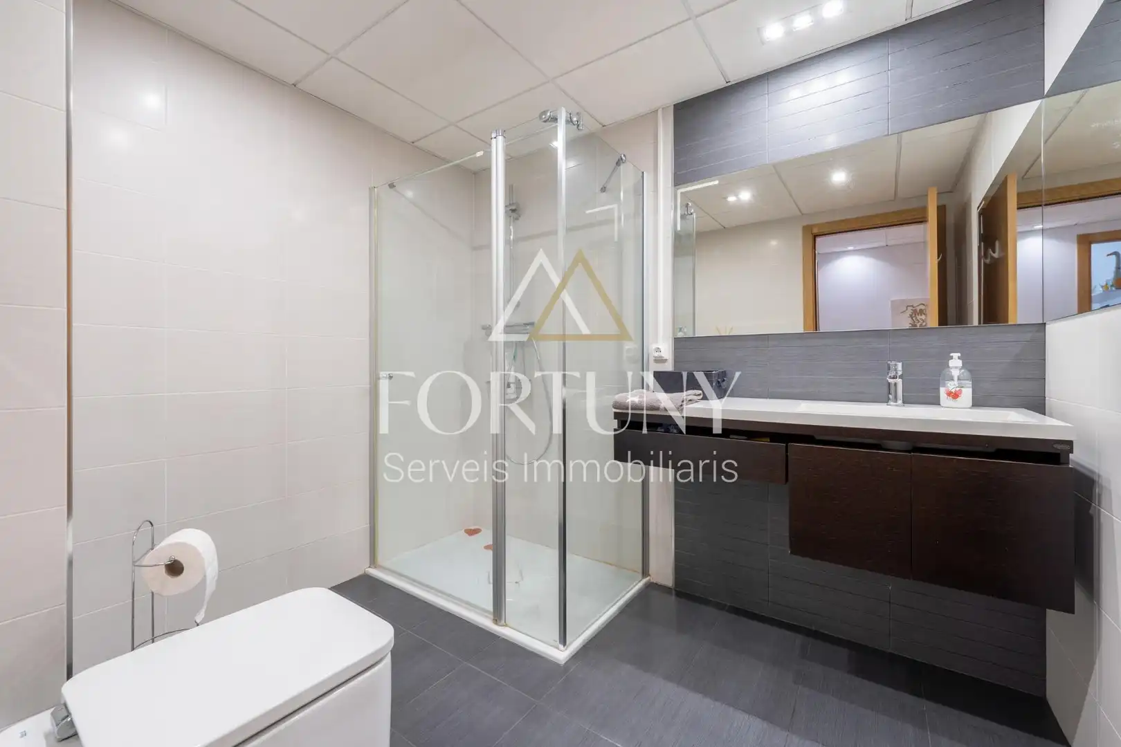 Baño de Ático en venta en Reus con Piscina comunitaria