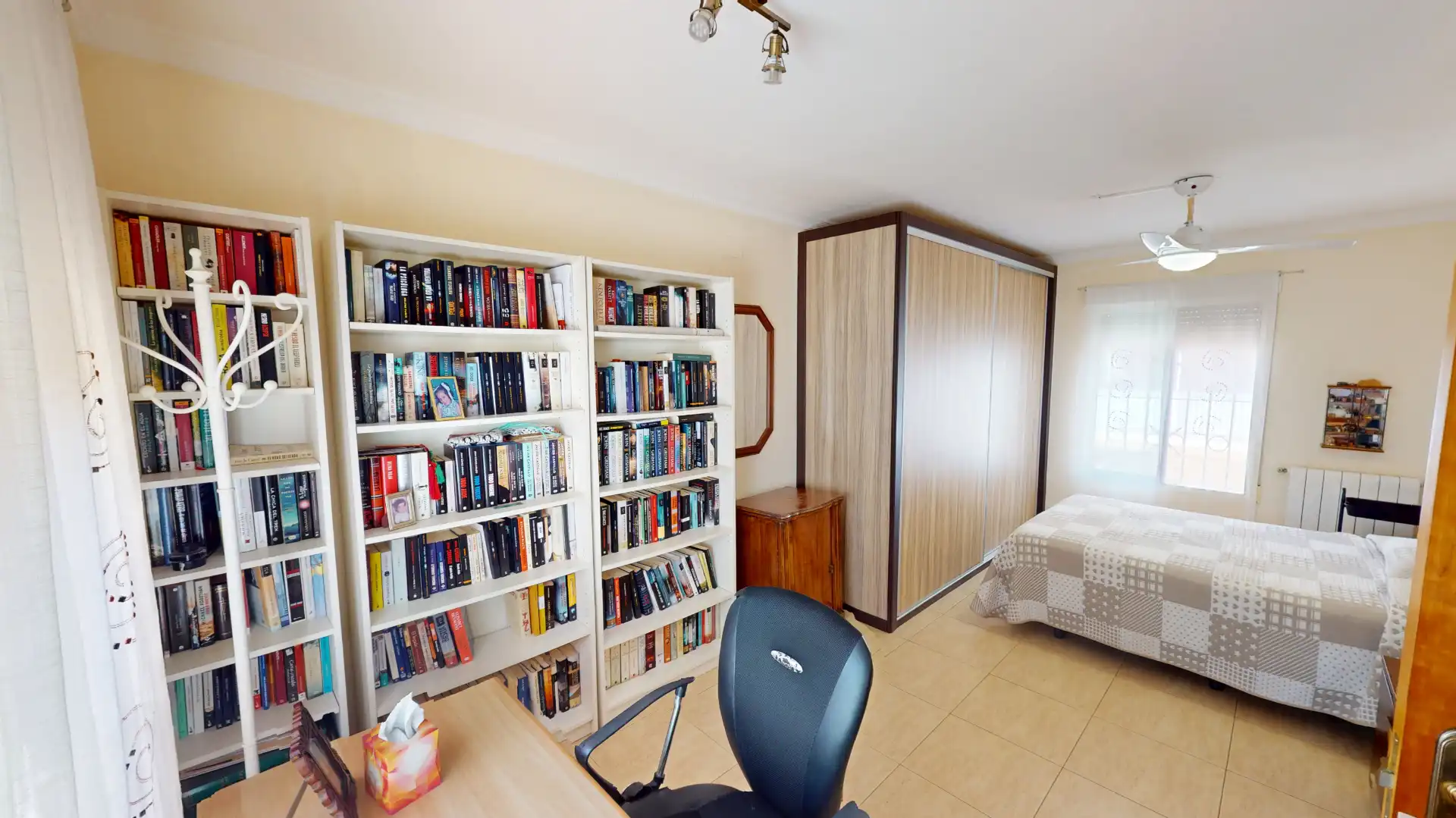 Habitación de Casa o chalet en venta en El Campello con Aire acondicionado, Calefacción y Jardín privado