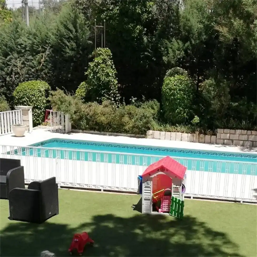 Piscina de Pis en venda en Villa del Prado amb Aire condicionat, Jardí privat i Traster