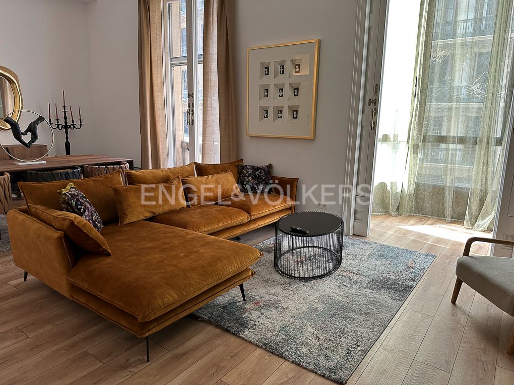 Sala d'estar de Apartament de lloguer en  Barcelona Capital amb Aire condicionat, Calefacció i Moblat