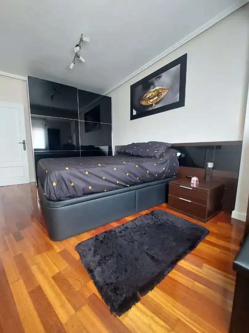 Schlafzimmer von Wohnung zum Verkauf in Gijón 