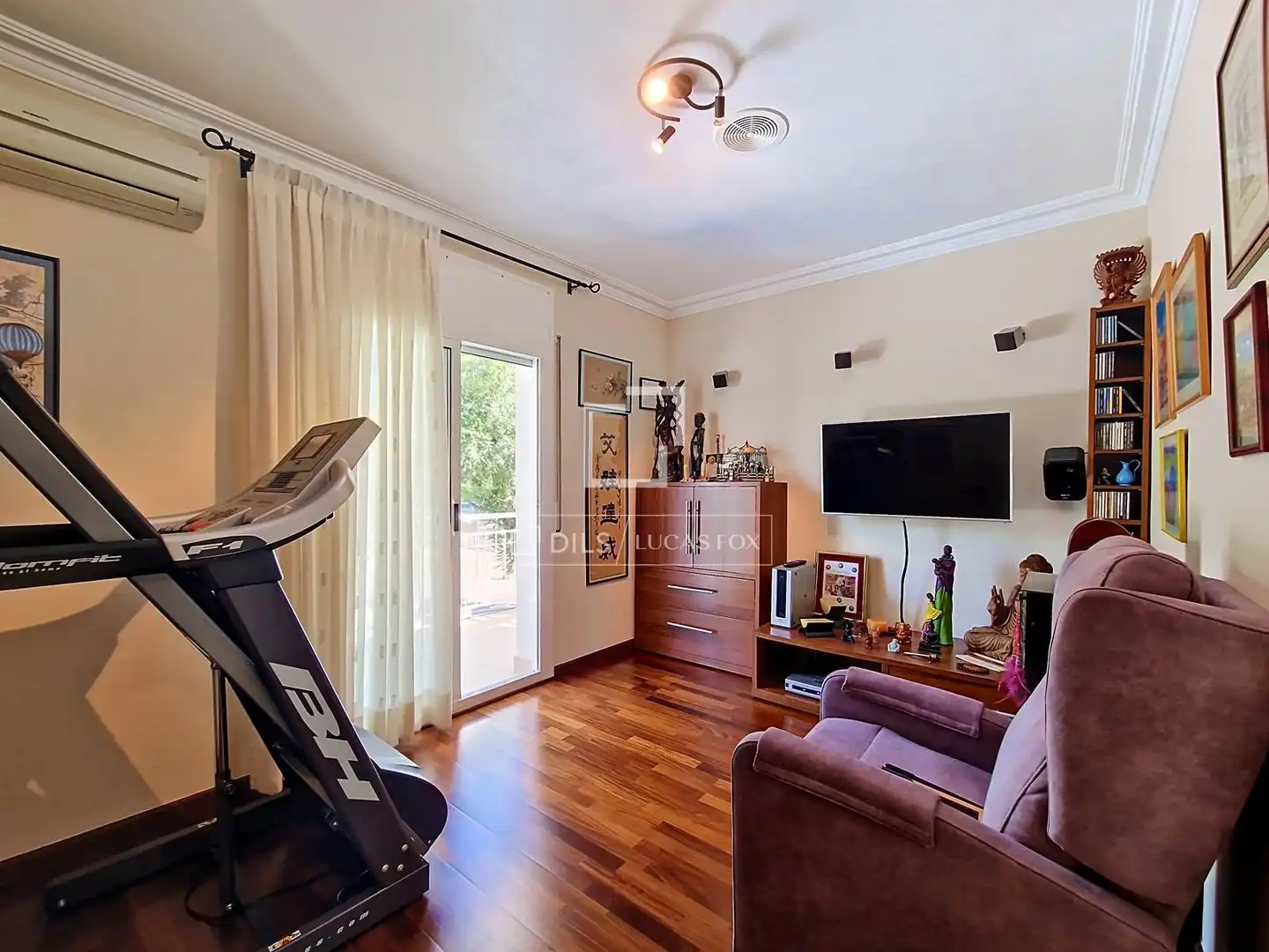 Living room of Houses for sale in Vilanova i la Geltrú  with Air Conditioner, Heating and Private garden