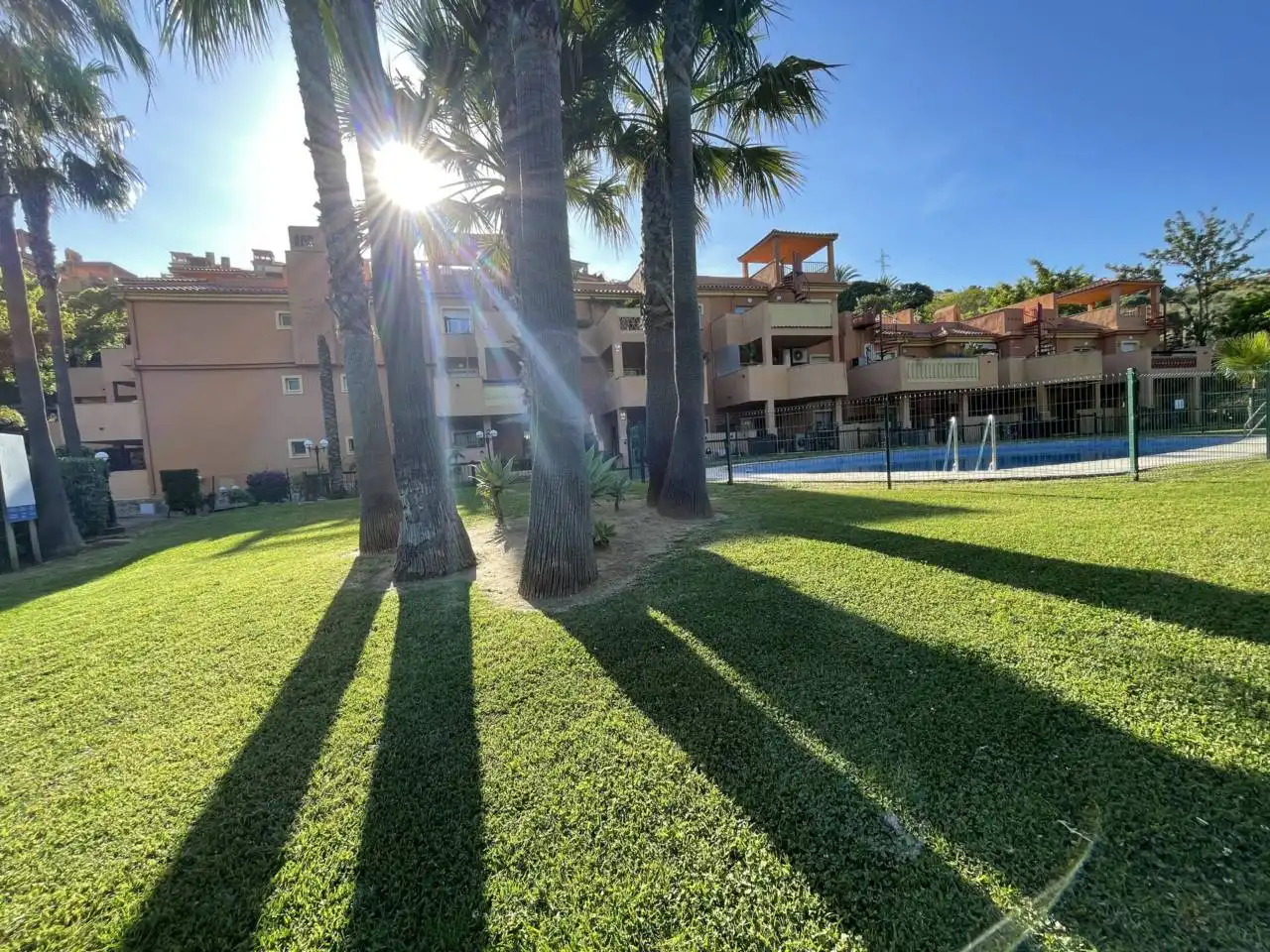 Vista exterior de Piso en venta en Marbella con Aire acondicionado, Calefacción y Terraza