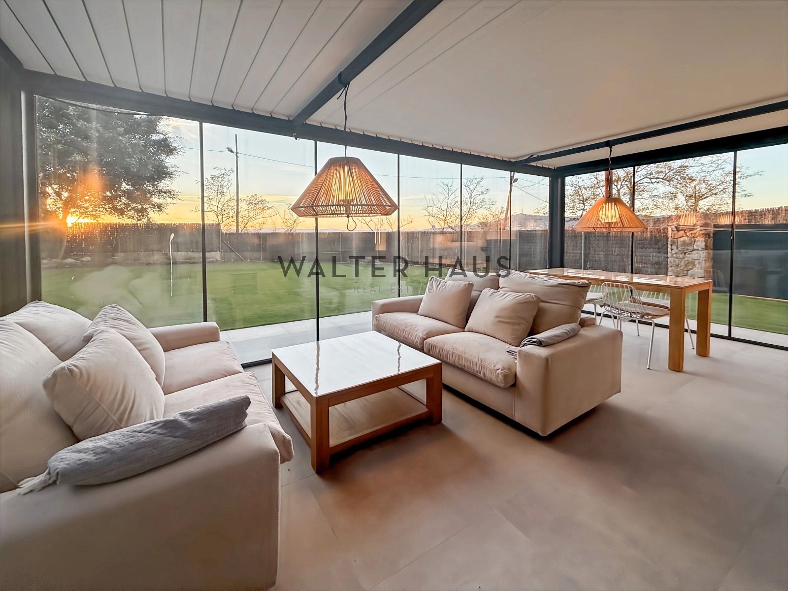 Sala d'estar de Pis de lloguer en  Barcelona Capital amb Aire condicionat, Calefacció i Jardí privat