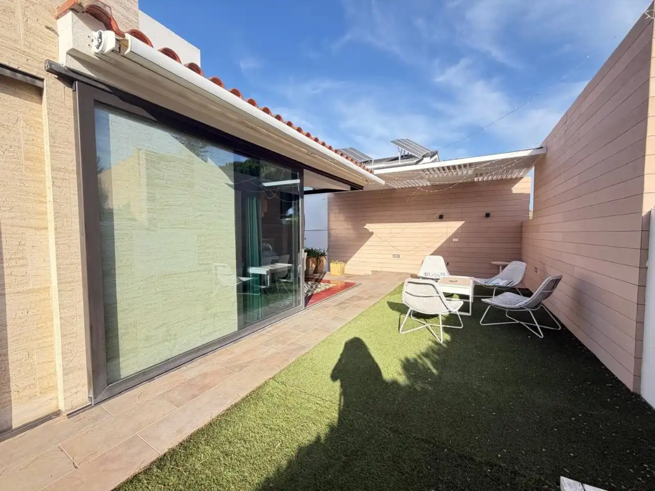 Terrassa de Casa o xalet en venda en Chiclana de la Frontera amb Aire condicionat, Jardí privat i Terrassa