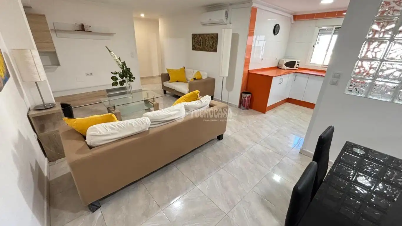 Sala d'estar de Pis en venda en Valencia amb Aire condicionat