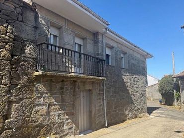 Casa con balcone in vendita a Calvos de Randín