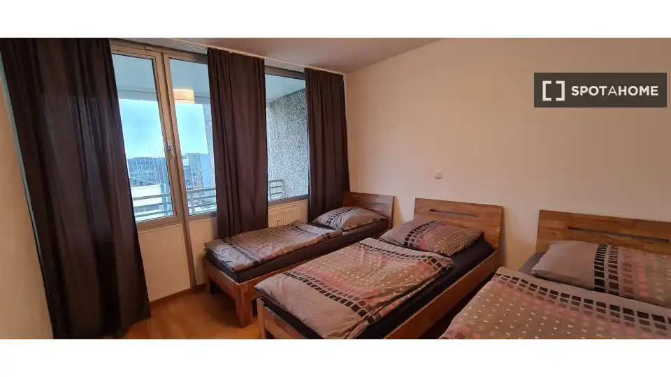 Habitación de Apartamento para compartir en Las Navas de la Concepción con Aire acondicionado, Terraza y Amueblado