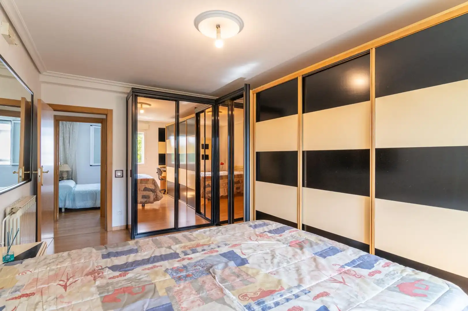Habitación de Piso en venta en  Pamplona / Iruña con Calefacción, Parquet y Balcón