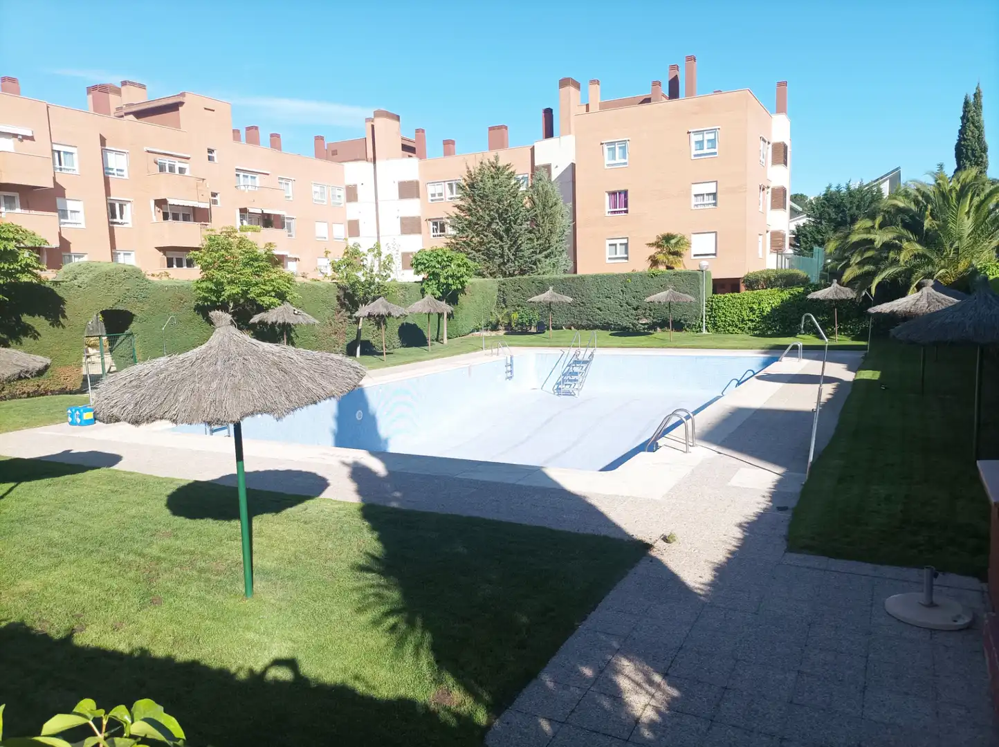 Piscina de Pis en venda en Las Rozas de Madrid amb Aire condicionat, Calefacció i Jardí privat