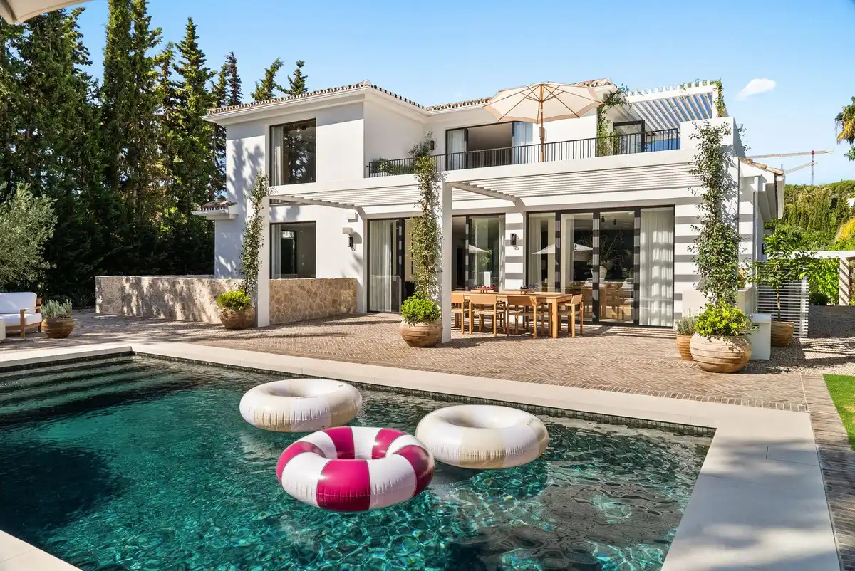 Piscina de Casa o xalet en venda en Alhaurín El Grande amb Aire condicionat, Jardí privat i Terrassa