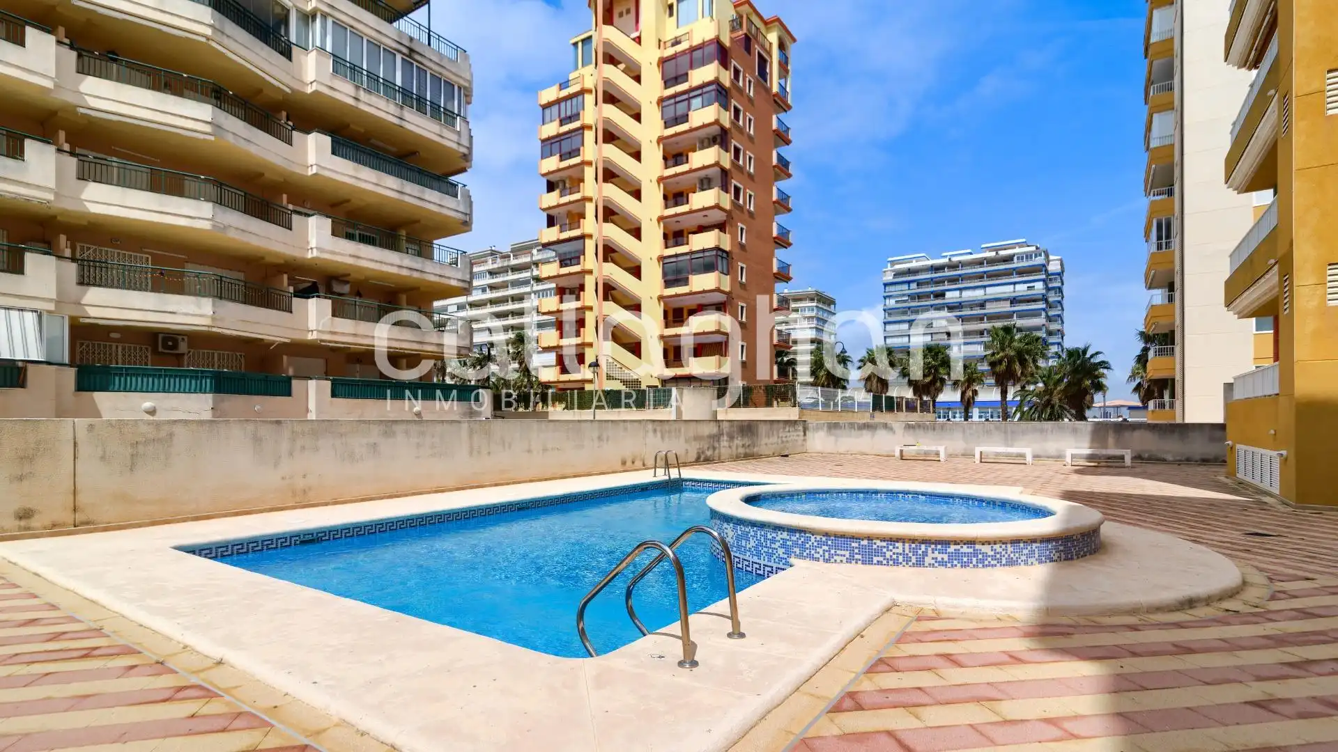 Piscina de Pis en venda en Tavernes de la Valldigna amb Terrassa, Traster i Piscina comunitària