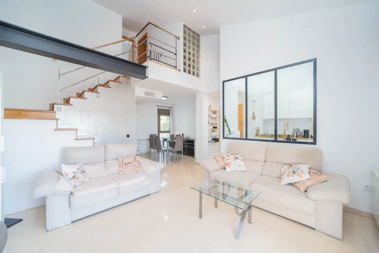 Living room of Duplexes for sale in Illescas  with Air Conditioner, Heating and Oven