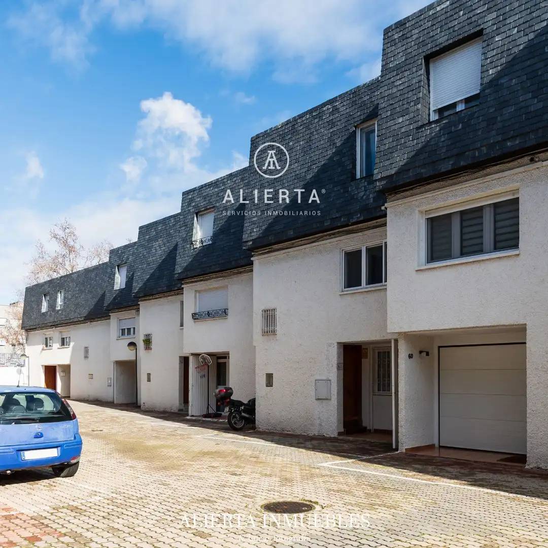 Vista exterior de Casa o chalet en venta en Zaragoza con Calefacción y Trastero