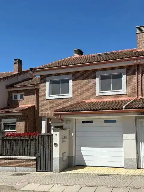 Vista exterior de Casa o chalet en venta en Boecillo con Calefacción, Parquet y Trastero