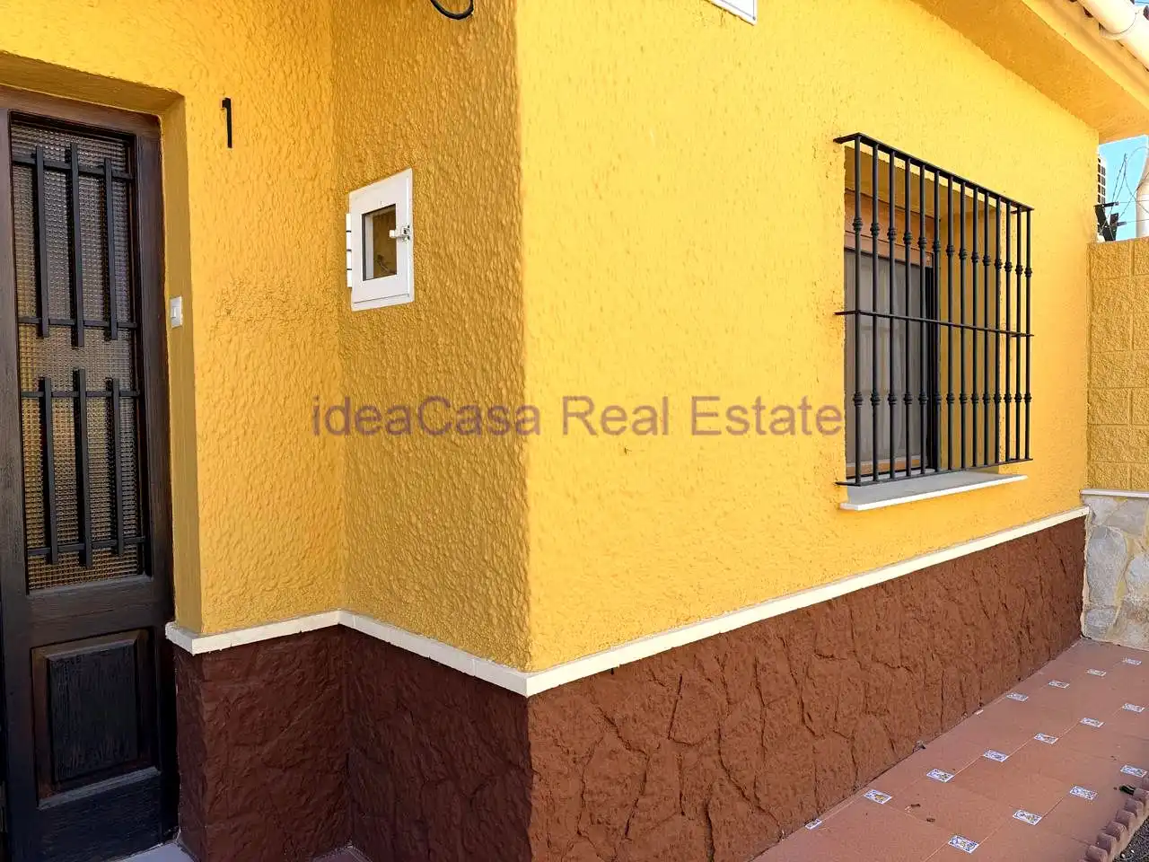 Vista exterior de Casa o xalet de lloguer en Málaga amb Aire condicionat, Terrassa i Moblat