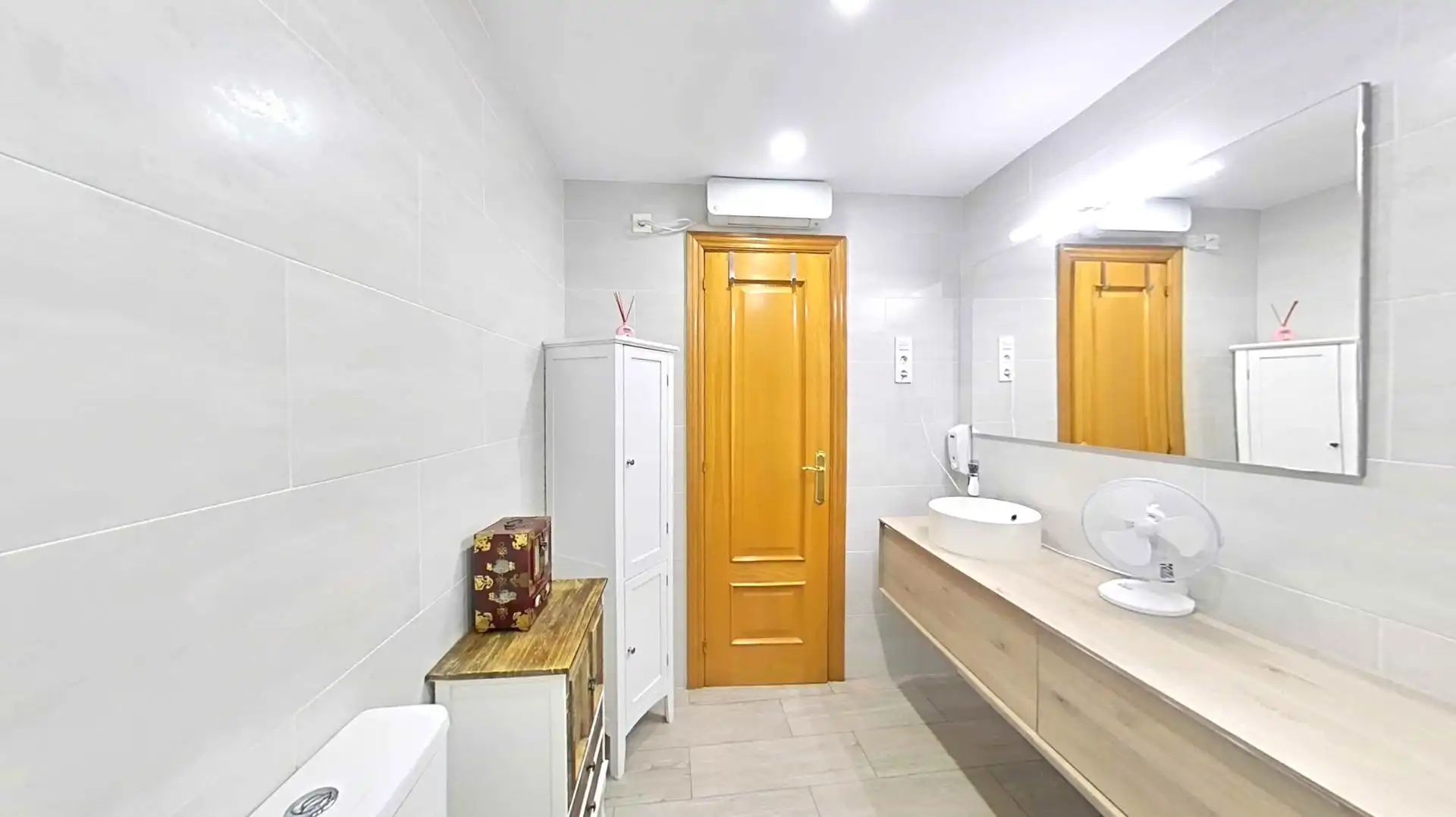 Badezimmer von Wohnung zum Verkauf in Sabadell mit Heizung, Parkett und Balkon
