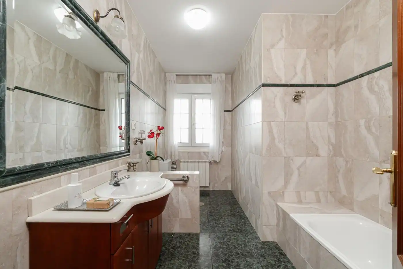 Baño de Casa o chalet en venta en Bueu con Calefacción, Terraza y Amueblado