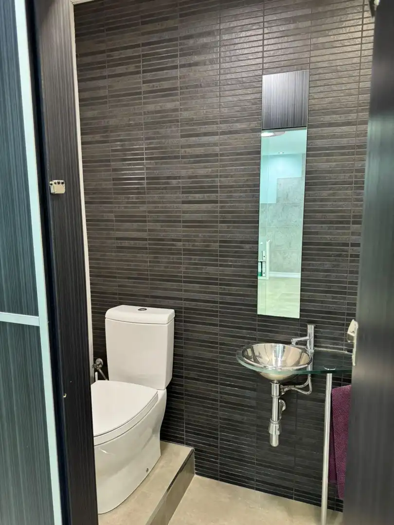 Baño de Local en venta en Elche / Elx con Aire acondicionado y Amueblado