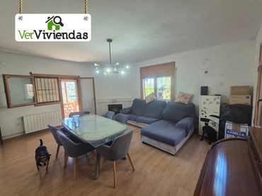Casa amb balcó en venda a Corbera de Llobregat