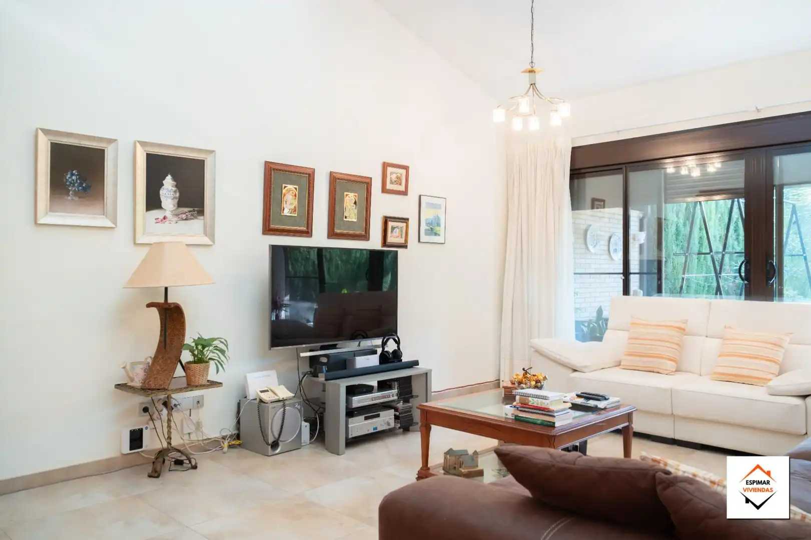 Wohnzimmer von Einfamilien-Reihenhaus zum Verkauf in Villanueva de Gállego mit Heizung, Privatgarten und Terrasse