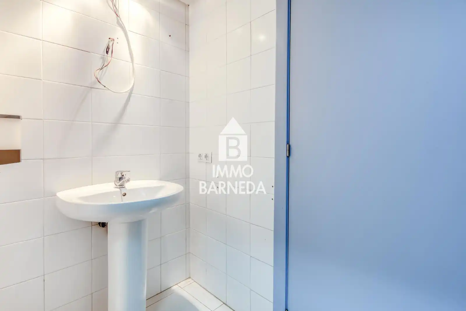 Badezimmer von Geschaftsraum zum Verkauf in Roses mit Terrasse und Internet