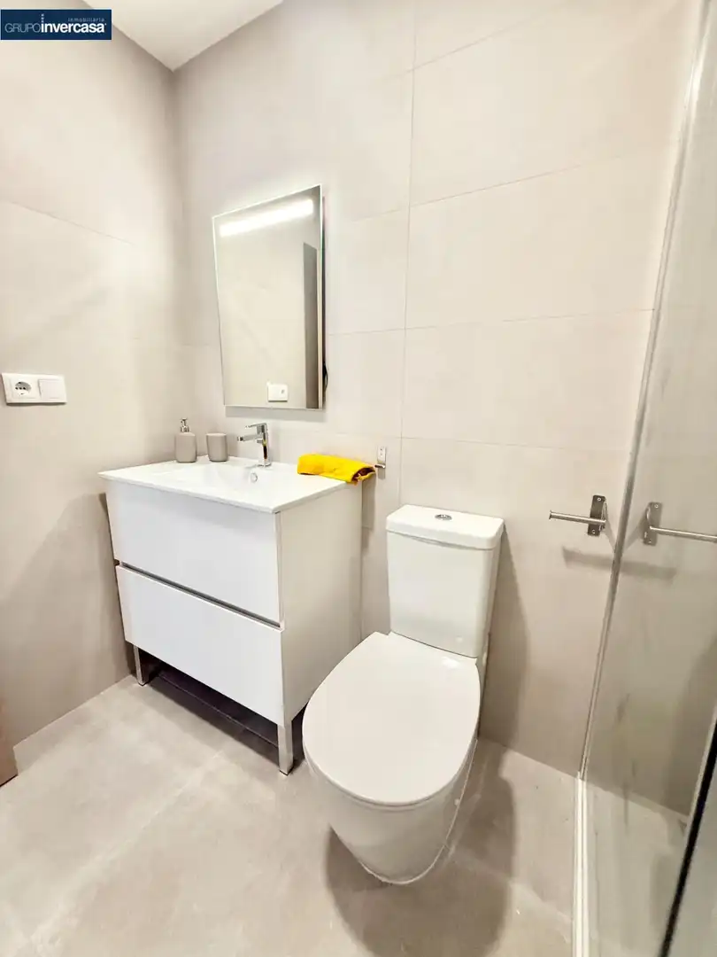 Badezimmer von Wohnung zur Miete in Quart de Poblet mit Klimaanlage, Abstellraum und Möbliert