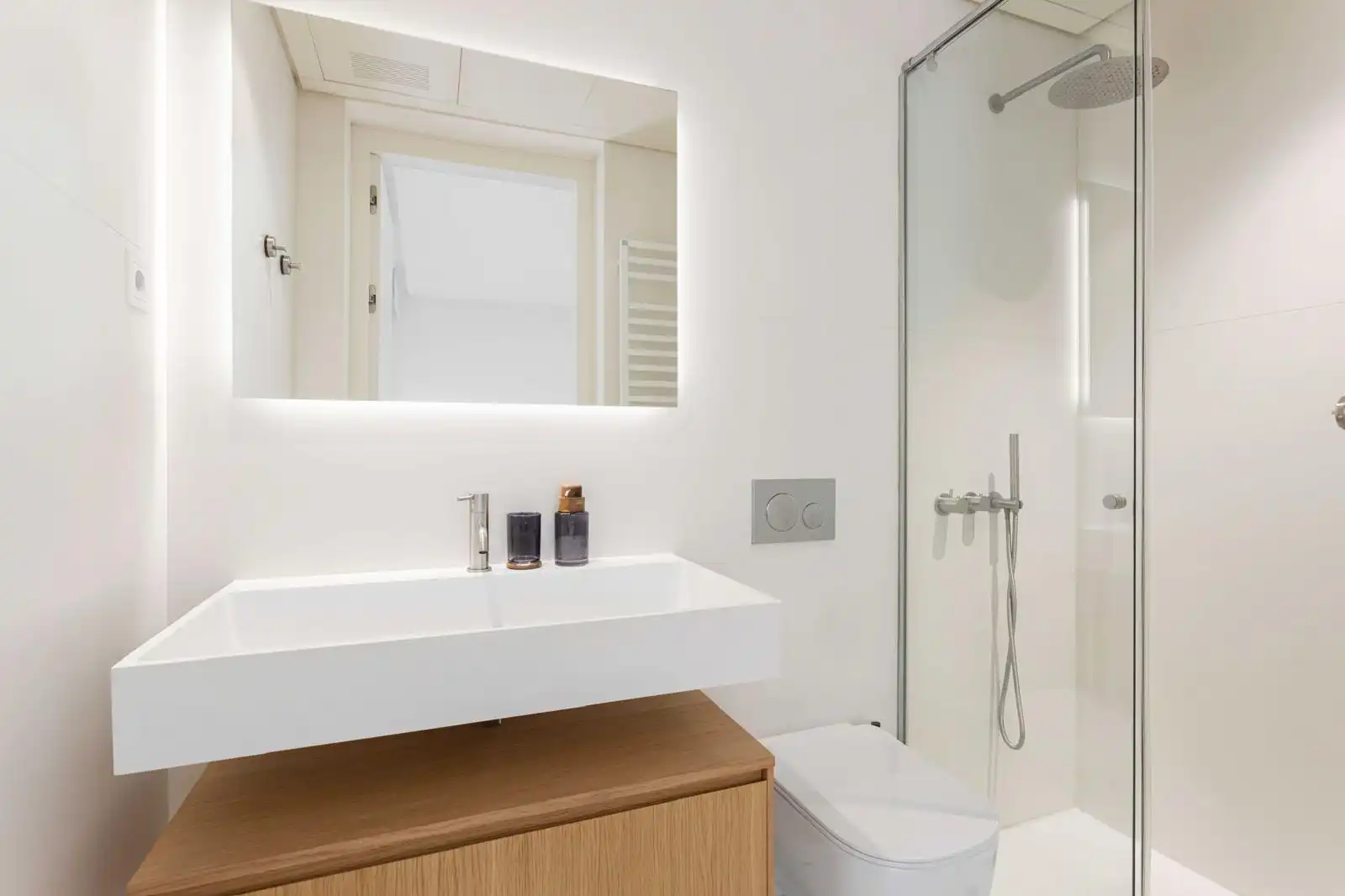 Badezimmer von Wohnung zur Miete in Barcelona mit Klimaanlage, Heizung und Terrasse