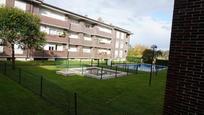 Piscina de Apartament en venda en Bárcena de Cicero amb Calefacció, Terrassa i Piscina comunitària