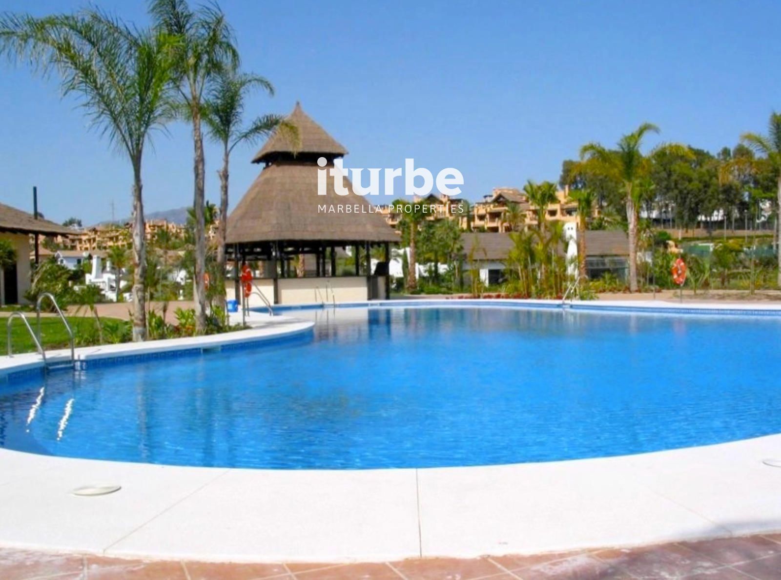 Exterior view of Flat for sale in Estepona  with Air Conditioner, Terrace and Swimming Pool