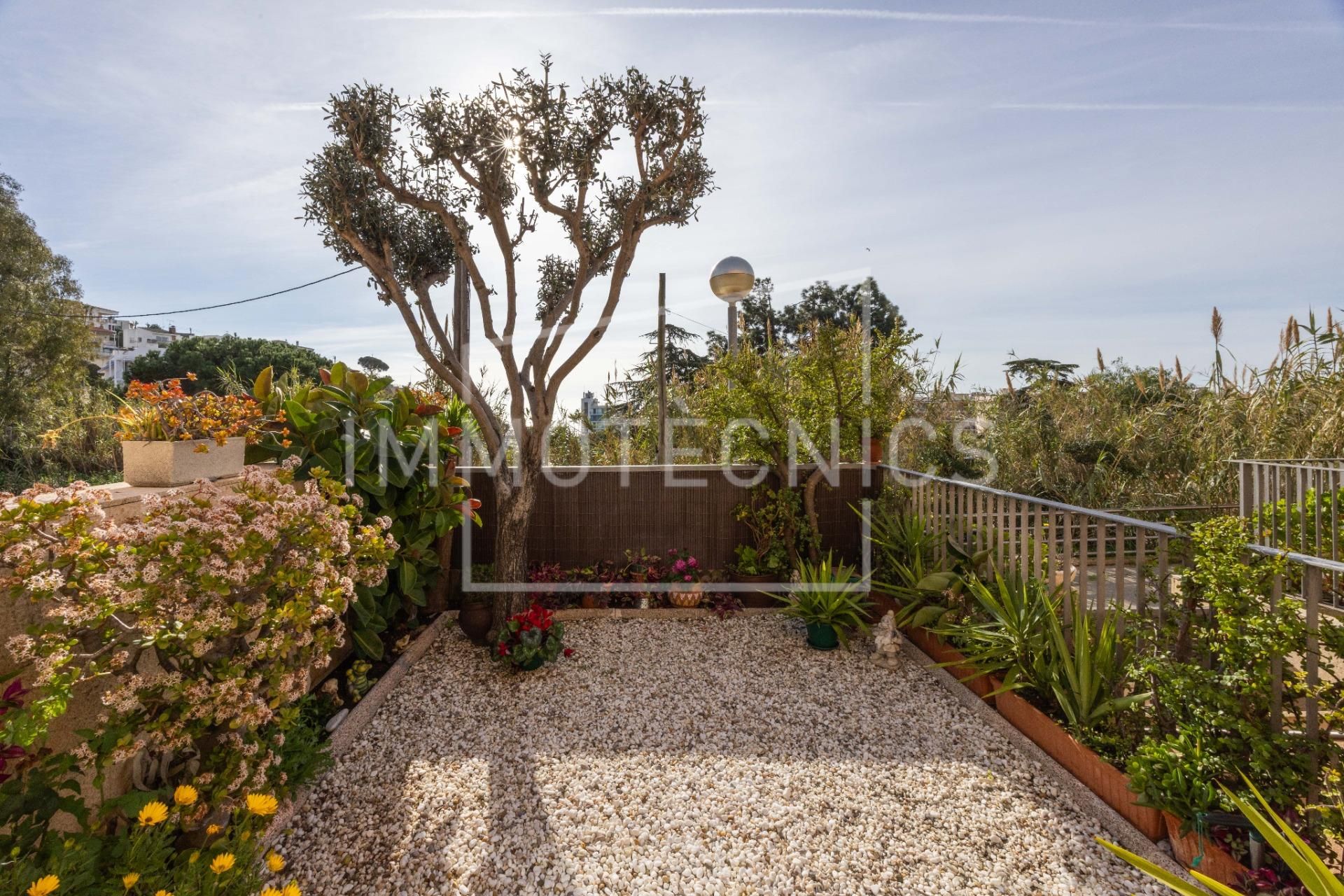 Garden of Single-family semi-detached for sale in Canet de Mar  with Air Conditioner, Heating and Private garden