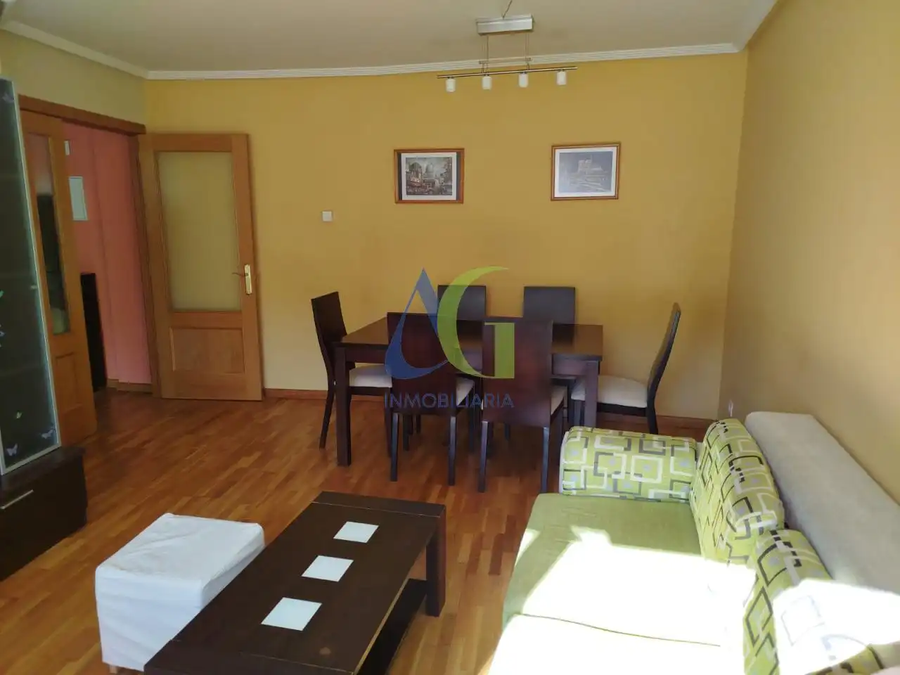 Sala d'estar de Apartament de lloguer en Villaquilambre amb Calefacció, Parquet i Traster