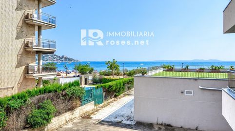 Foto 3 de Piso en venta en Maritim, Salatar, Roses