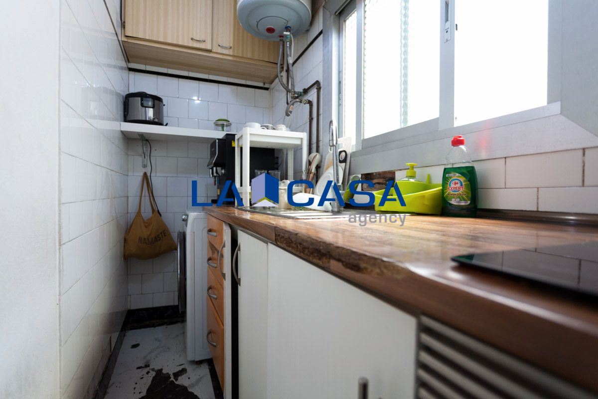 Kitchen of Flat for sale in L'Hospitalet de Llobregat  with Terrace and Balcony