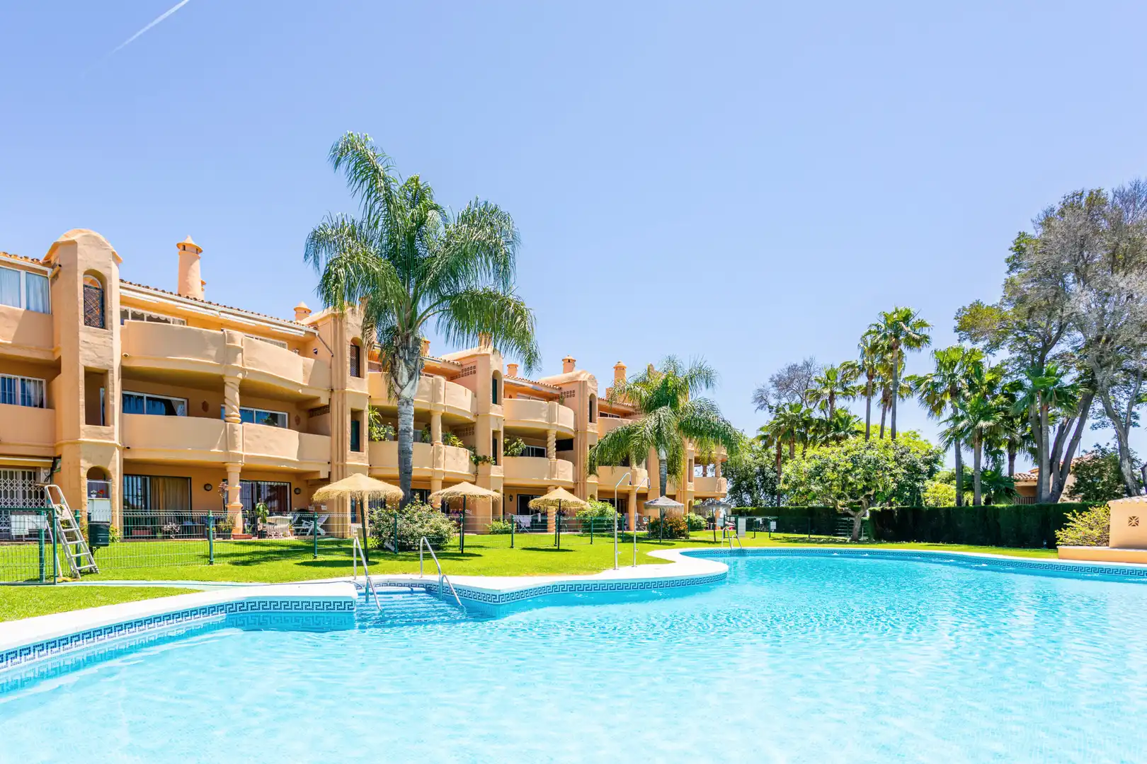 Vista exterior de Apartament en venda en Mijas amb Aire condicionat, Calefacció i Terrassa