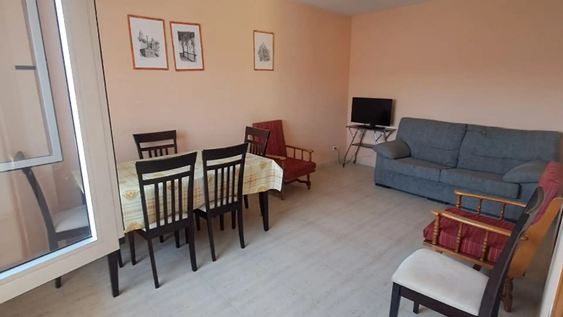 Sala de estar de Piso de alquiler en Salamanca Capital con Calefacción, Amueblado y Microondas