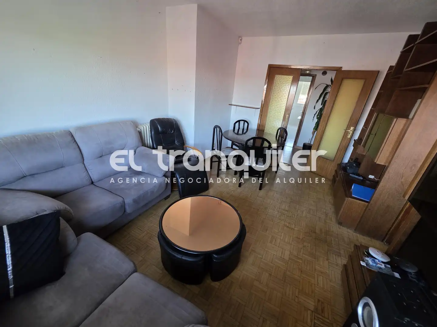 Living room of Flat for rent in Madrid  with Air Conditioner, Parquet flooring and Terrace