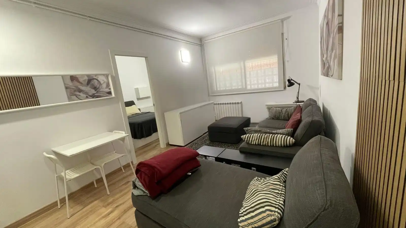 Sala d'estar de Planta baixa en venda en Barcelona amb Calefacció, Forn i Alarma