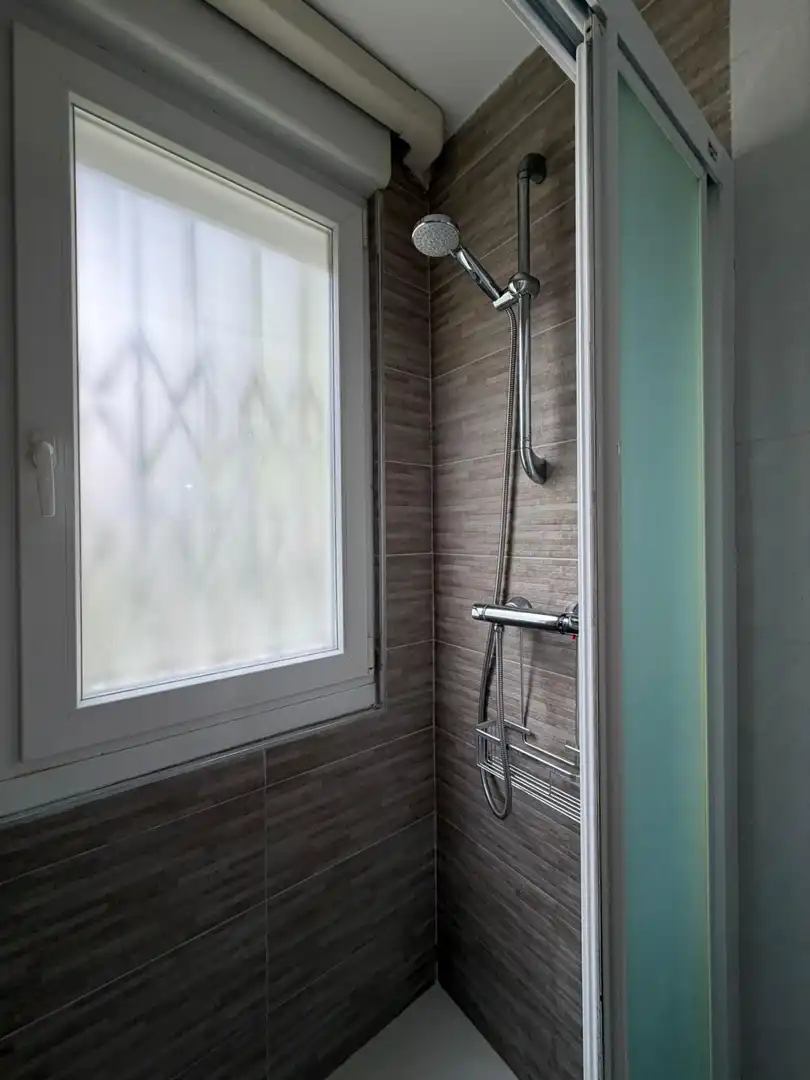 Baño de Piso de alquiler en Madrid con Aire acondicionado, Calefacción y Parquet
