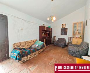 Sala d'estar de Casa o xalet en venda en Benamocarra amb Terrassa