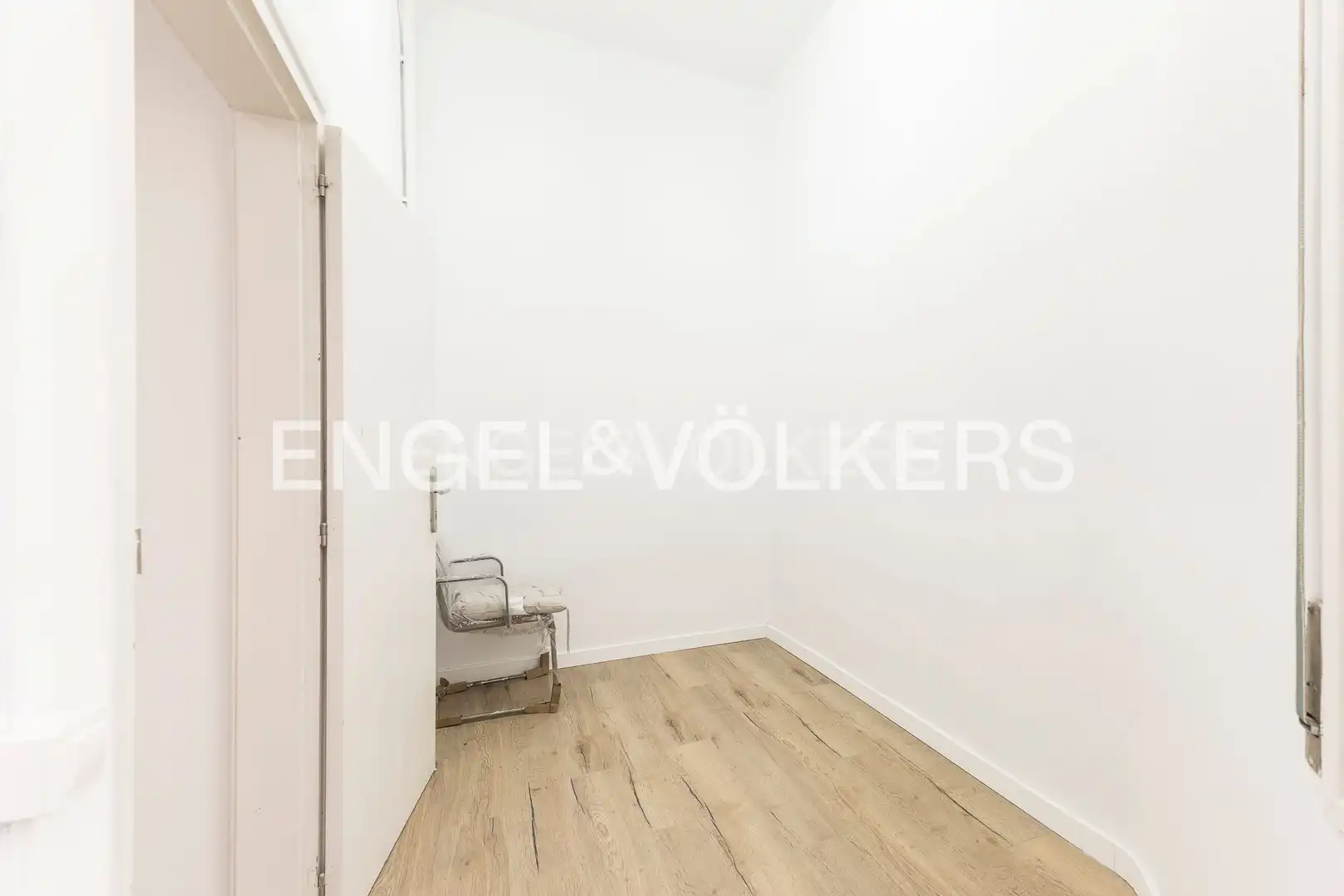 Flat for sale in Barcelona  with Air Conditioner, Heating and Parquet flooring