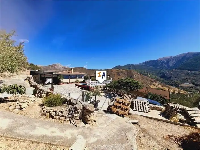 Vista exterior de Residencial en venta en Alcaucín