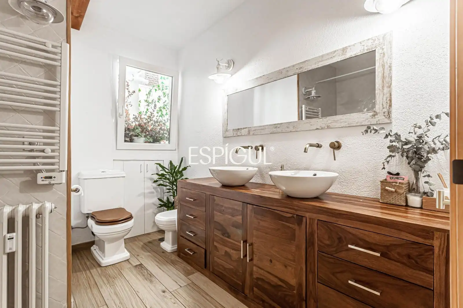 Badezimmer von Dachboden zum Verkauf in Madrid mit Klimaanlage, Heizung und Parkett