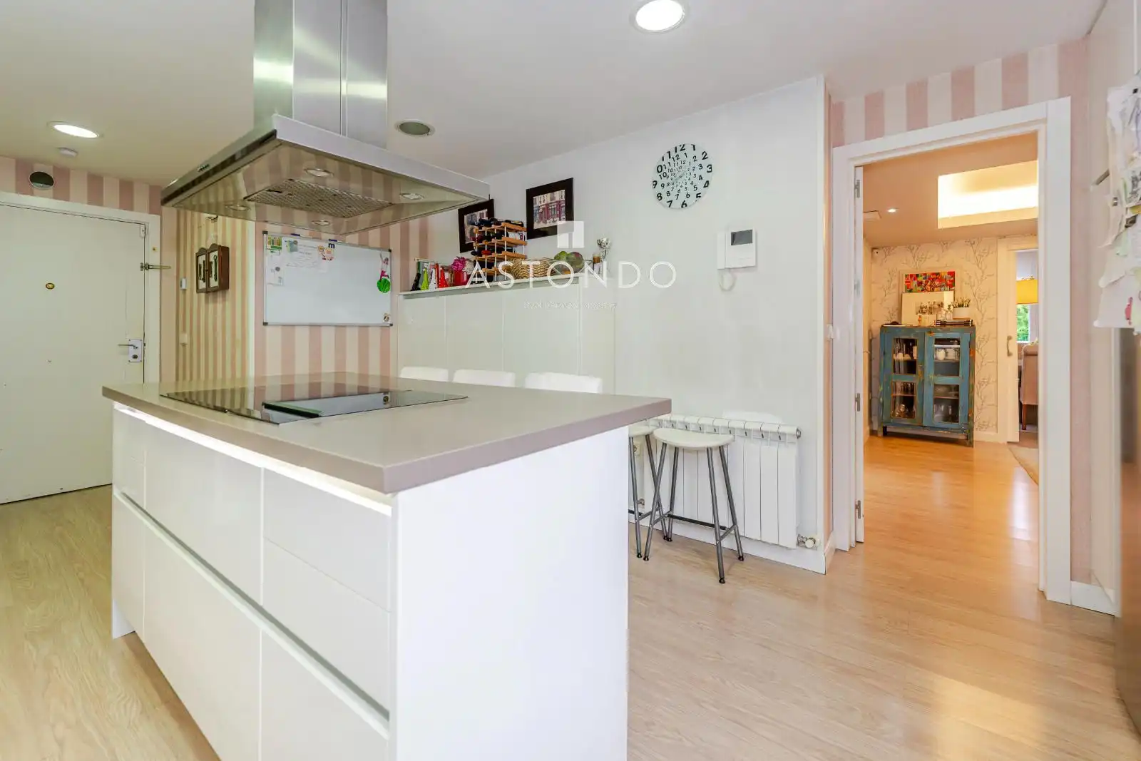Kitchen of Flat for sale in Hortaleza
