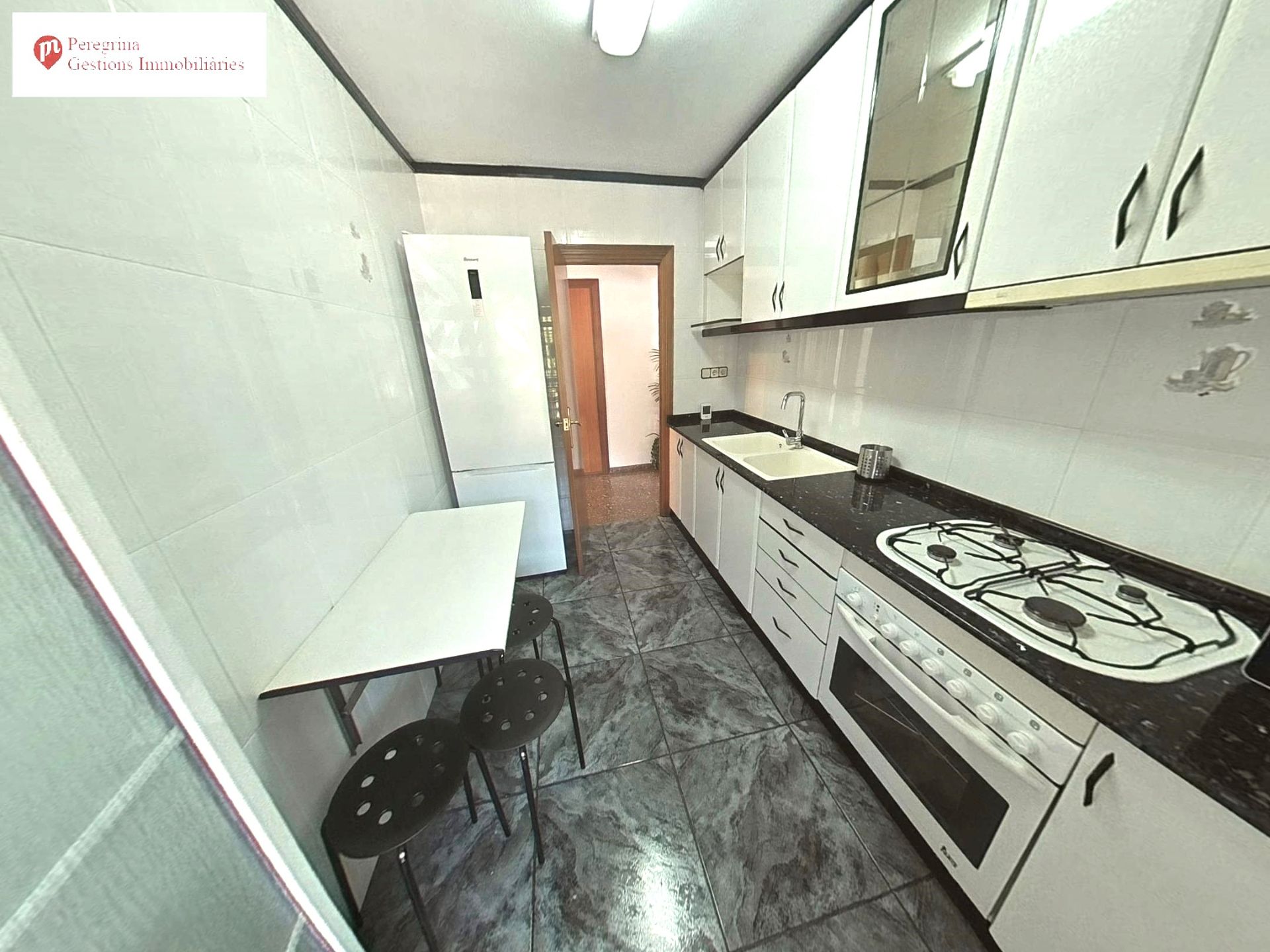 Kitchen of Flat for sale in Badalona  with Heating and Oven
