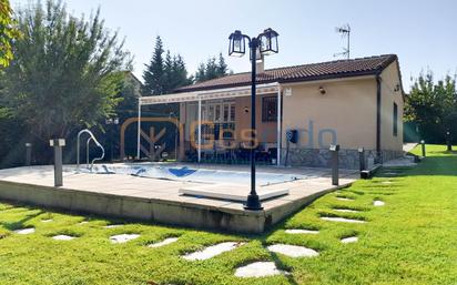 Piscina de Casa o xalet en venda en Zarzuela del Monte amb Terrassa i Piscina