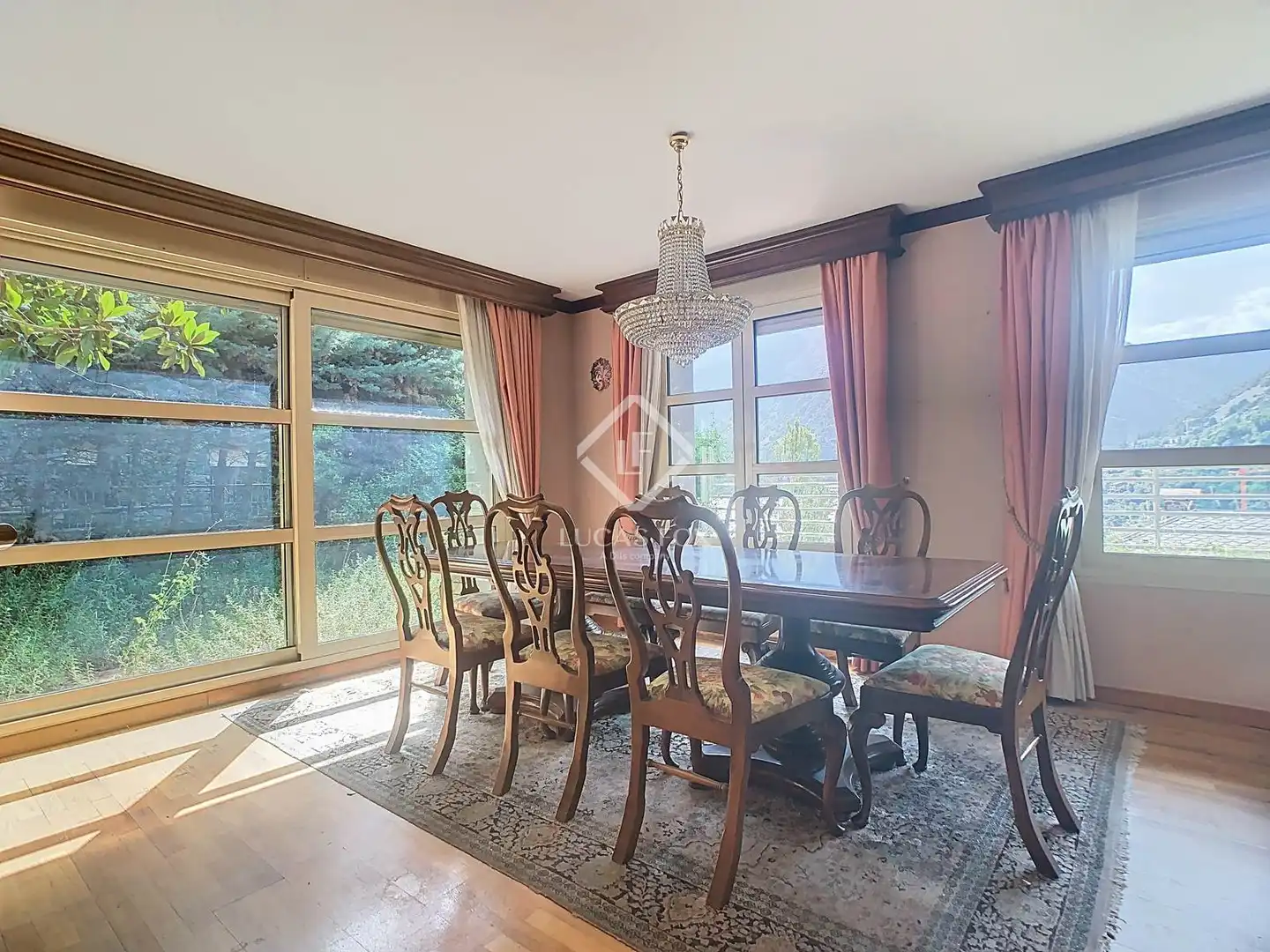 Comedor de Casa o chalet en venta en Escaldes – Engordany con Calefacción, Jardín privado y Parquet