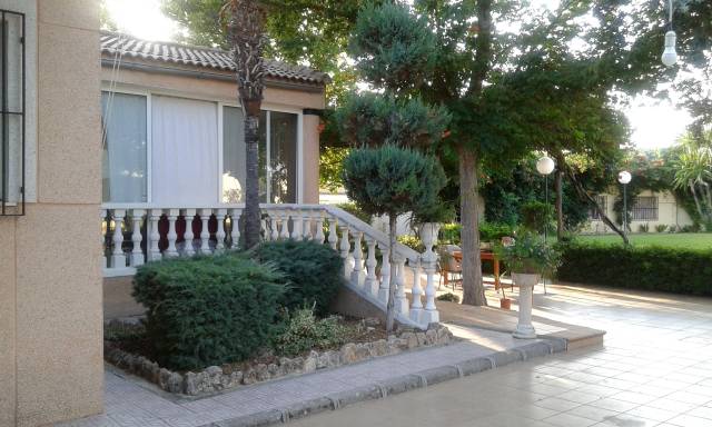Casa-chalet en Venta en Torreperogil